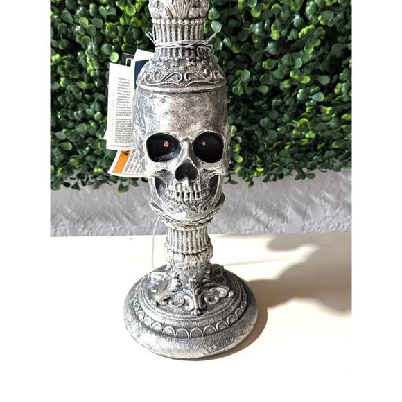 Martha Stewart Halloween Skull Candle Holder LED Decor Gothic Spooky Light Up - Picture 2 of 6